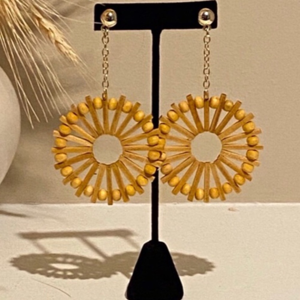 LAST 1! 🌞Bamboo Full Moon Earrings w/Chain